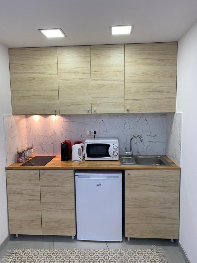Garden Apartament Petrila Exteriér fotografie